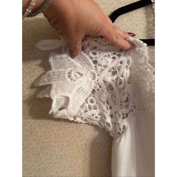 Like new cold shoulder dress - Picture 3 of 8